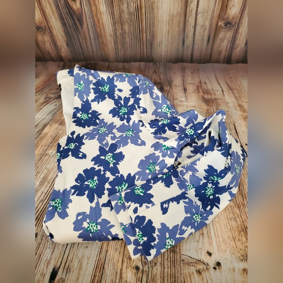 Simply Styled Blazer - Picture 9 of 9